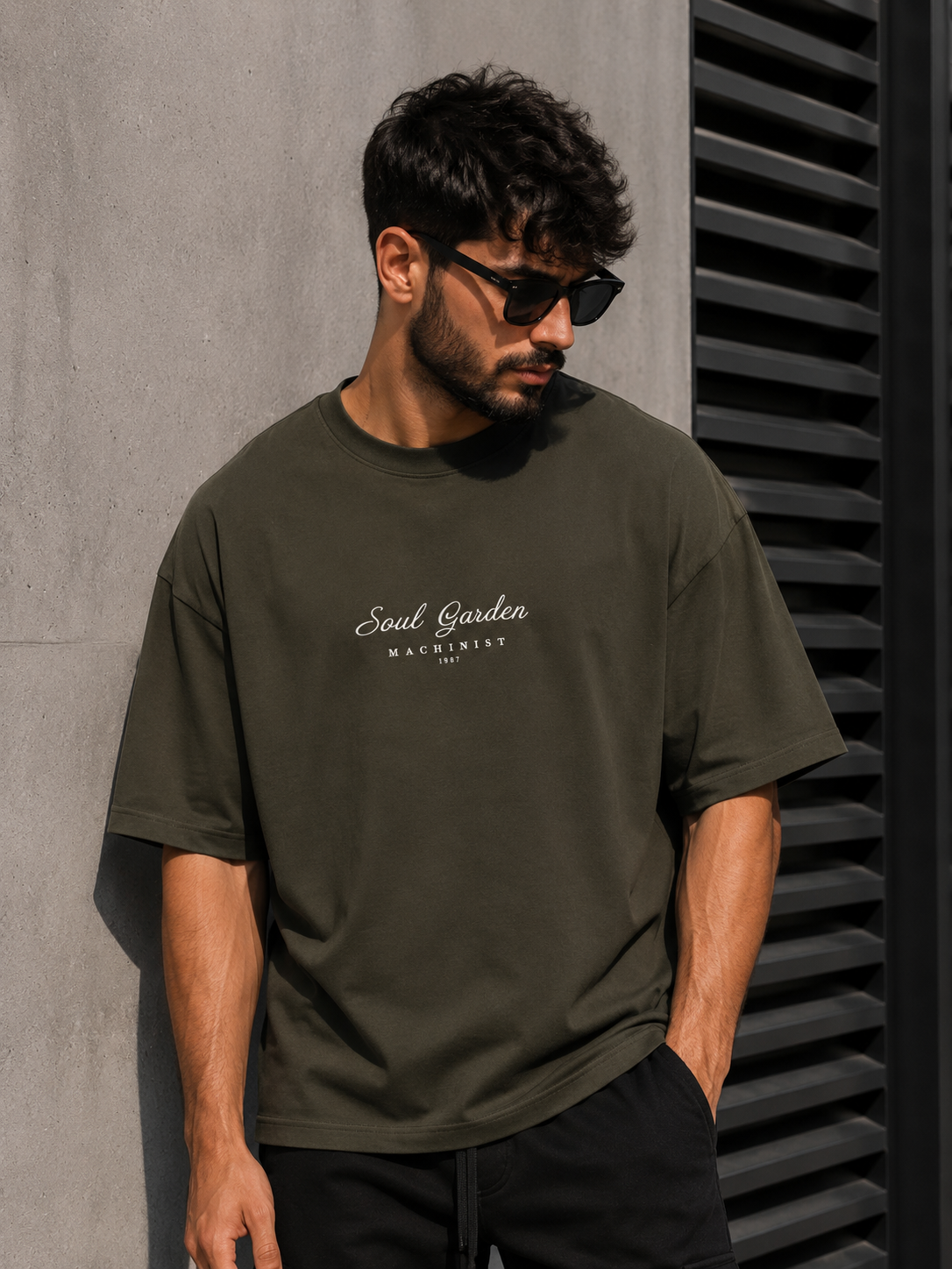 خرید تیشرت مردانه اورسایز طرح soul garden / پارچه ماکان یقه گرد در 5رنگ مناسب استایل کژوال و اسپرت